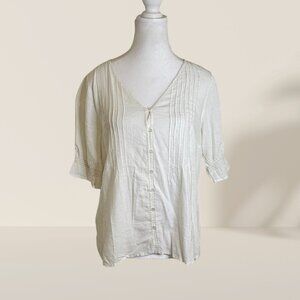 Old Navy White Pintuck Button-Front Blouse – Size M (NWT)
